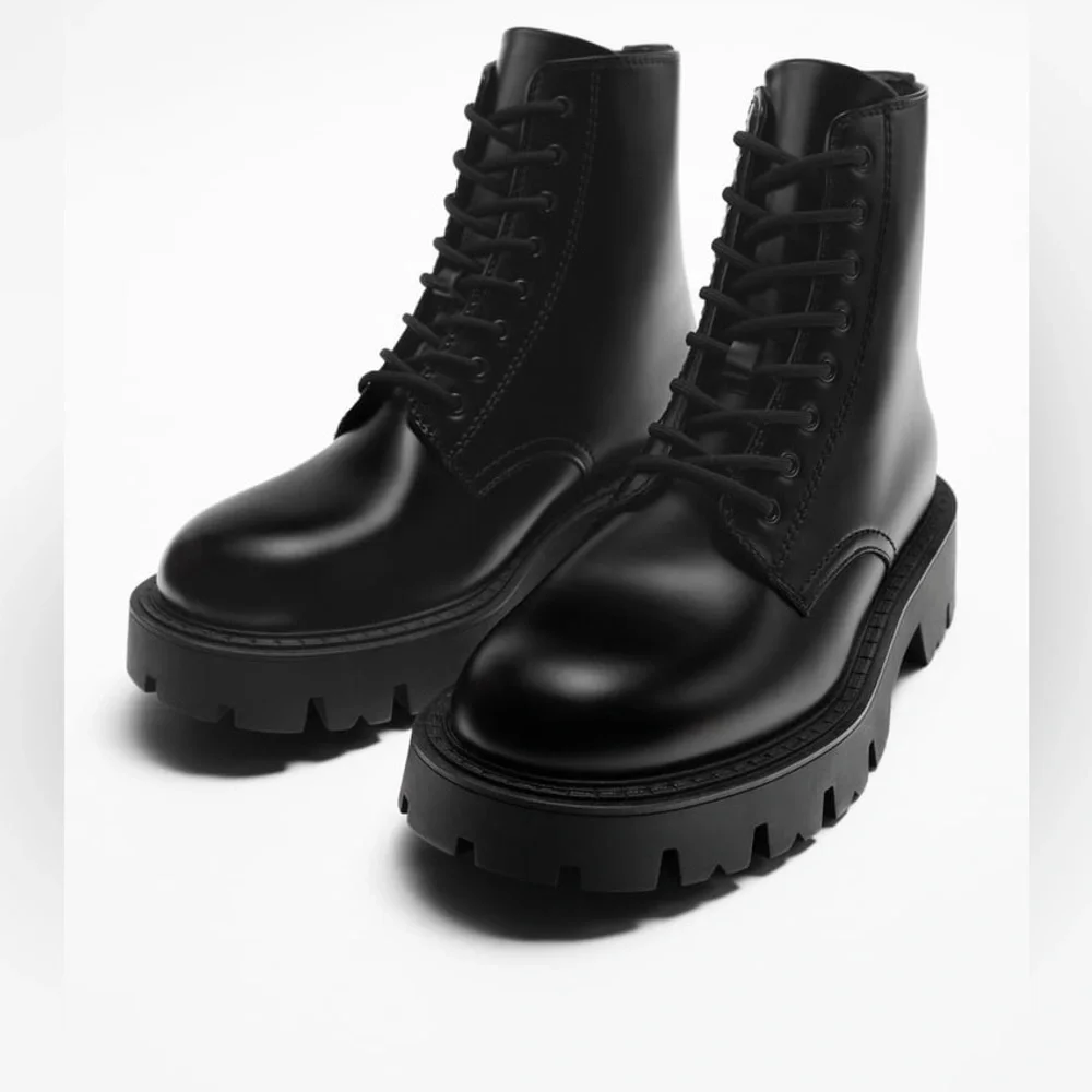 NWT. Zara Man Black Faux Leather Lace-Up Plain Boots. Size 7, 8.